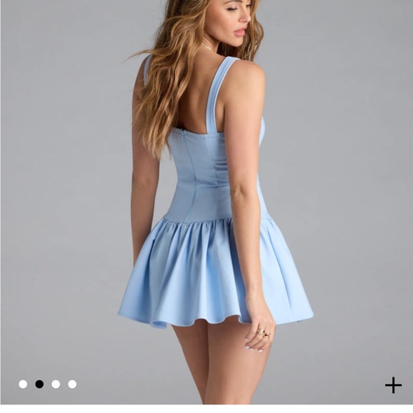 Light Blue Sleeveless Dress - Picture 4 of 4